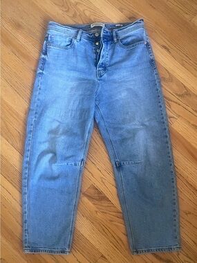 Scotch & Soda Amsterdam 
“ The Current” barrel jeans